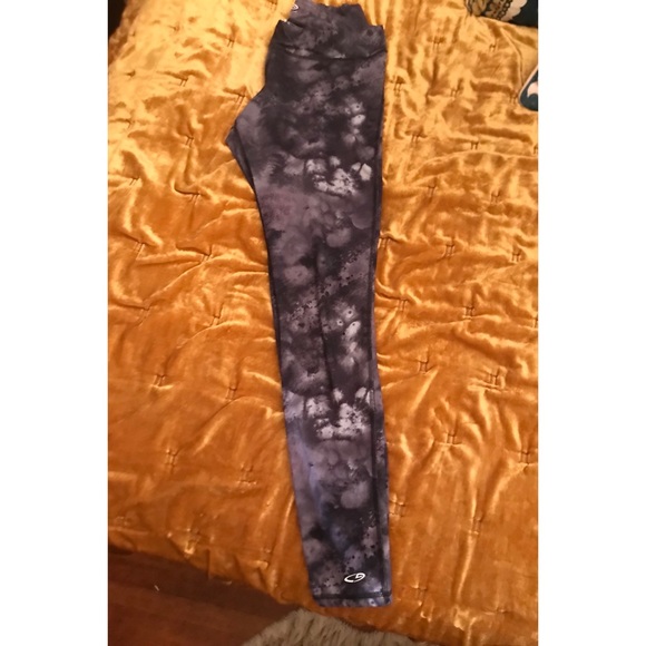 Champion Athletic Leggings, Black/Grey Abstract Design, Size Medium - Picture 11 of 17
